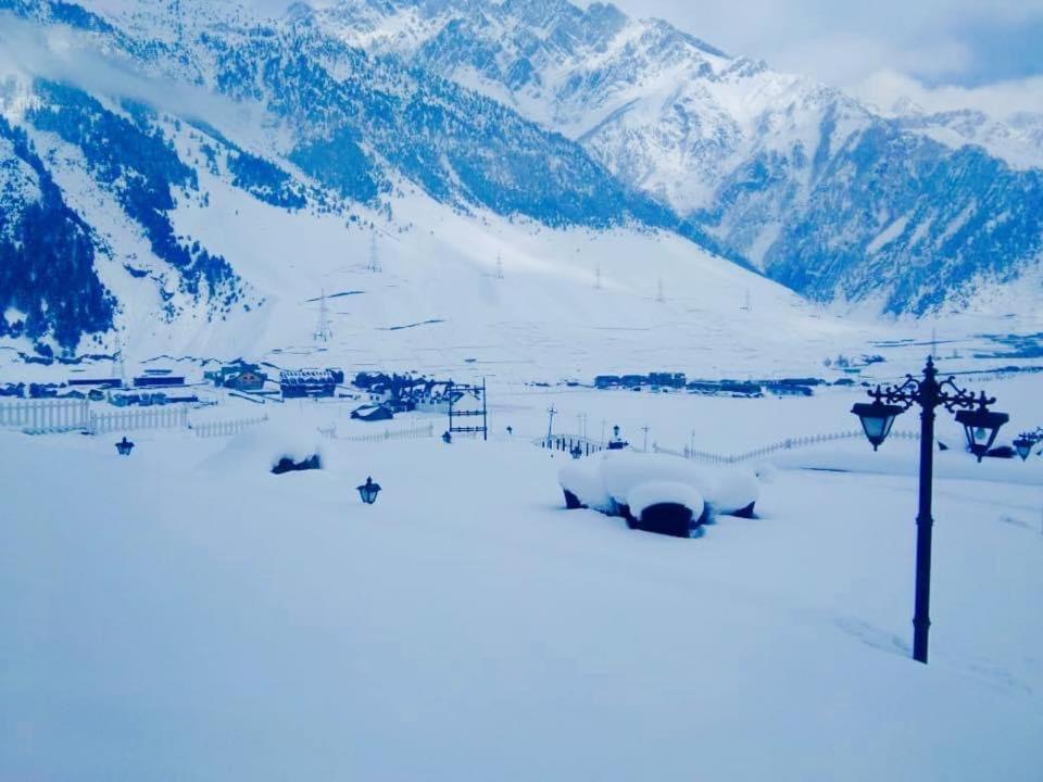Hotel Village Walk Sonāmarg Kültér fotó